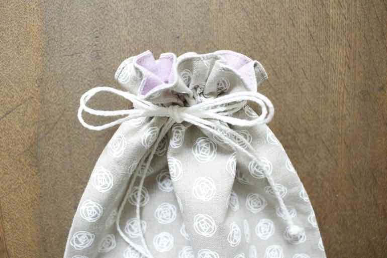 ローズドット巾着セット<br />Flax-白